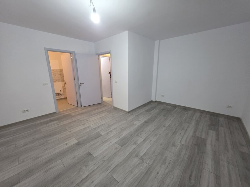 Dristor- 5 minute metrou, langa mall Park Lake