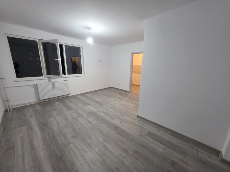 Dristor- 5 minute metrou, langa mall Park Lake