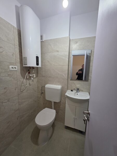 Dristor- 5 minute metrou, langa mall Park Lake