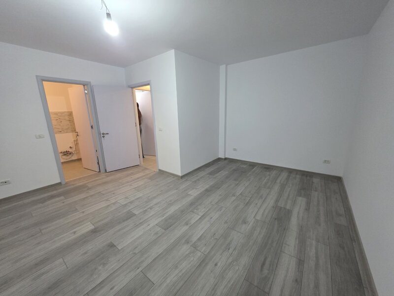 Dristor- 5 minute metrou, langa mall Park Lake